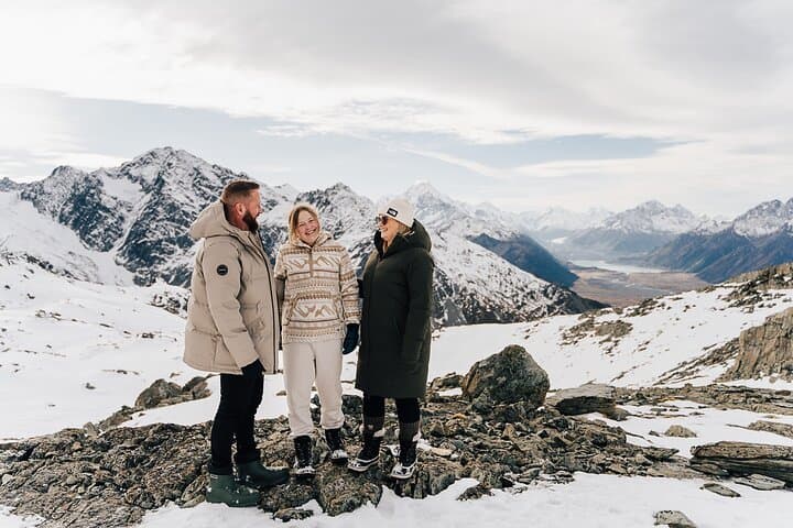Mount Cook Alpine Explorer Helicopter Flight with Alpine Landing