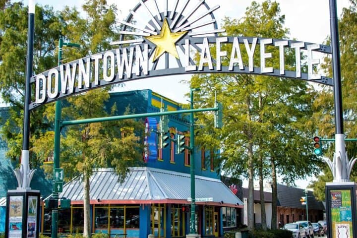 סיור הליכה בהיסטוריה ופולקלור קייג'ון במרכז העיר לאפייט