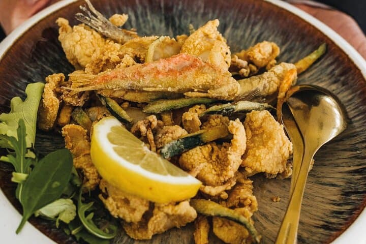 סיור הליכה בפסקארה עם מדריך שמע וכתוב על ידי מקומי