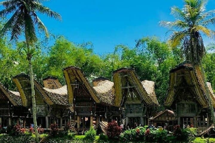 Explore Toraja Culture Heritage in 3 Days from Makassar