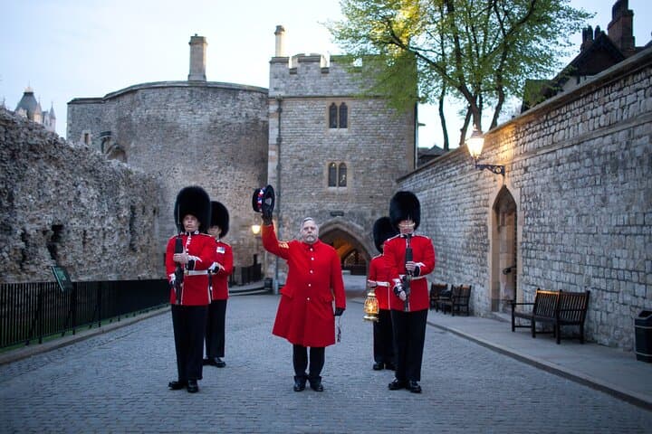 Windsor Castle and Tower of London Tour Including Entry Tickets