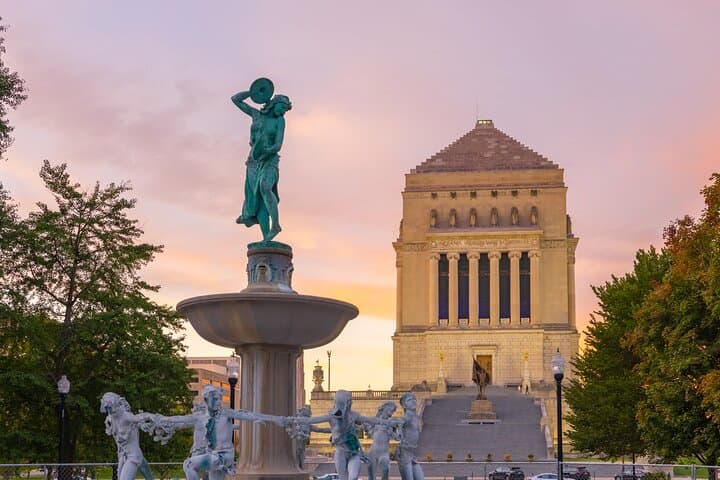 סיור הליכה מודרך באודיו באתרים במרכז אינדיאנפוליס באמצעות סמארטפון