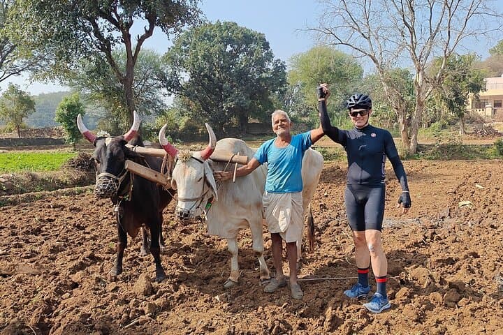 סיור רכיבת אופניים בכפרי אודייפור