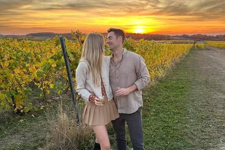 סיור יין בפנסיולה הישנה - 3 יקבים בטרוורס סאנסט ללא אוטובוס