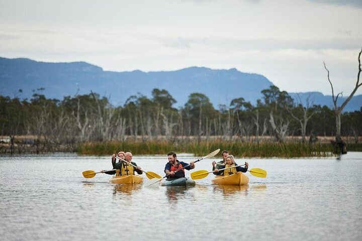 Lake Fyans Canoeing Activity