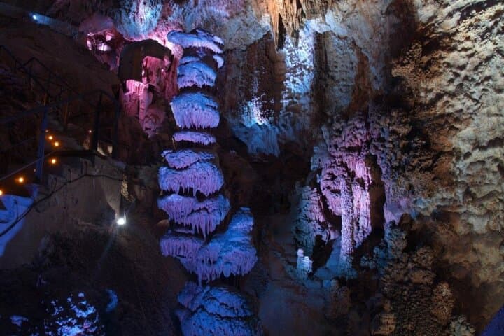 Alicante; Cuevas del Canelobre and Busot Local Guide with Transfer