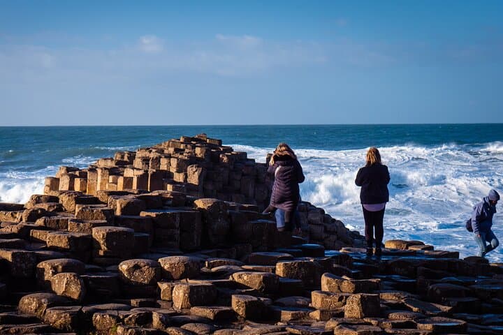 Giants Causeway & Castles Tour from Belfast: Guided tour