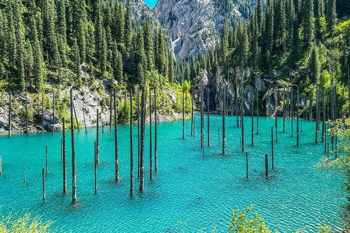 טיול קבוצתי קטן לאגמי קולסאי, קיינדי וקניון שרן