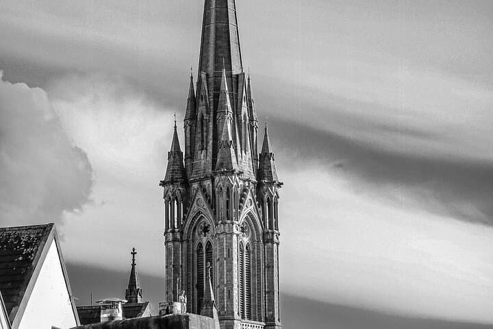 סיור חופי מקוב (קורק) לטירת בלארני וקינסייל