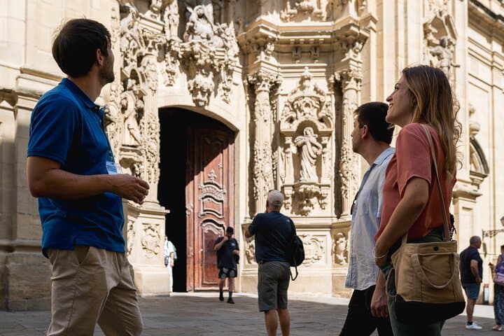 San Sebastian walking tour with pintxo and drink option