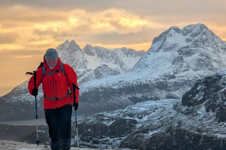 Winter hike / Snowshoeing in West Lofoten (3 h )