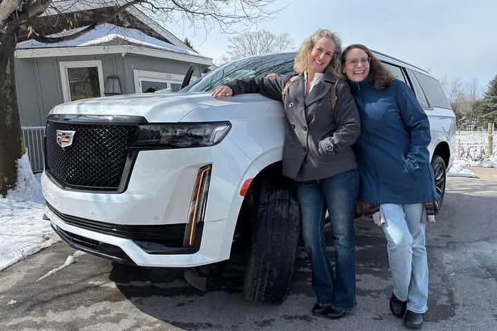 סיור יין באולד מישן בעיר טרברס עם קדילק אסקלייד לא אורח VIP