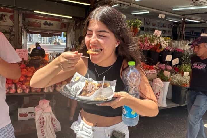 Tel Aviv: Carmel Market Vegetarian Food, History & Culture Tour
