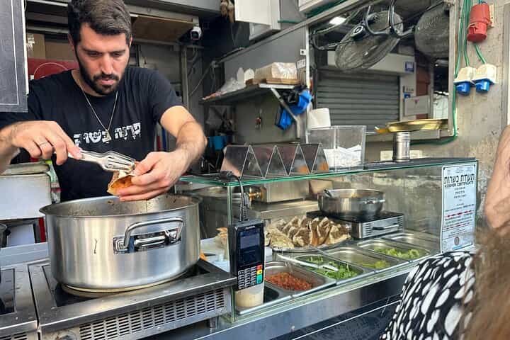 Tel Aviv: Carmel Market Vegetarian Food, History & Culture Tour