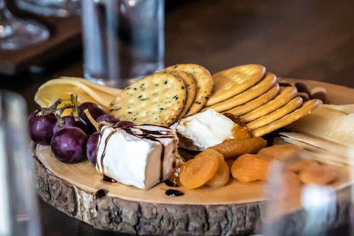 הליכת היין של נהר בויס: טעם והסתובב ביקבים עירוניים