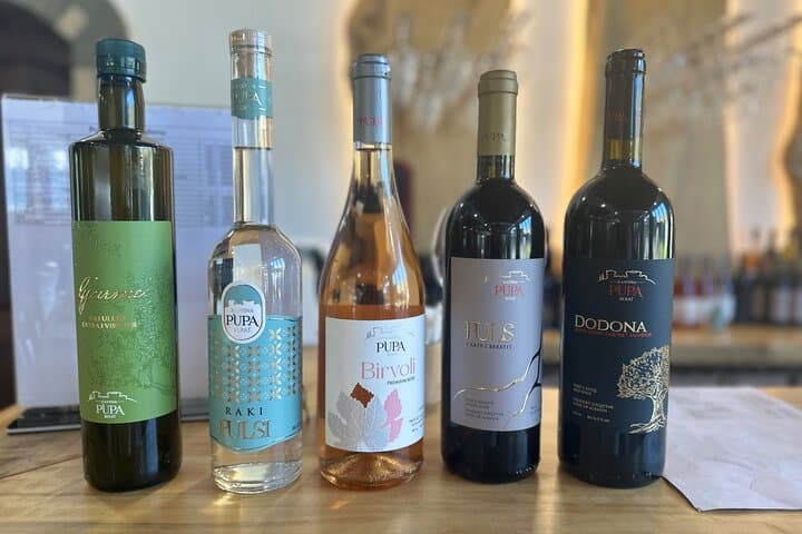 סיור טעימות יין ופיקניק בכרם פופה