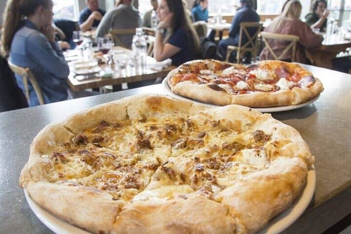 הליכה קולינרית של טעמים ושתייה לאורך הגרינבלט של בויסי