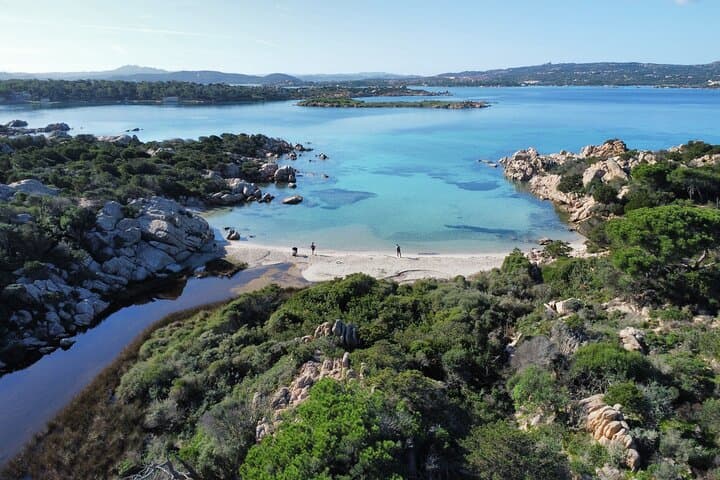 סיור קיאקים לאי מגדלנה עם שנורקלינג ו aperitif טיפוסי