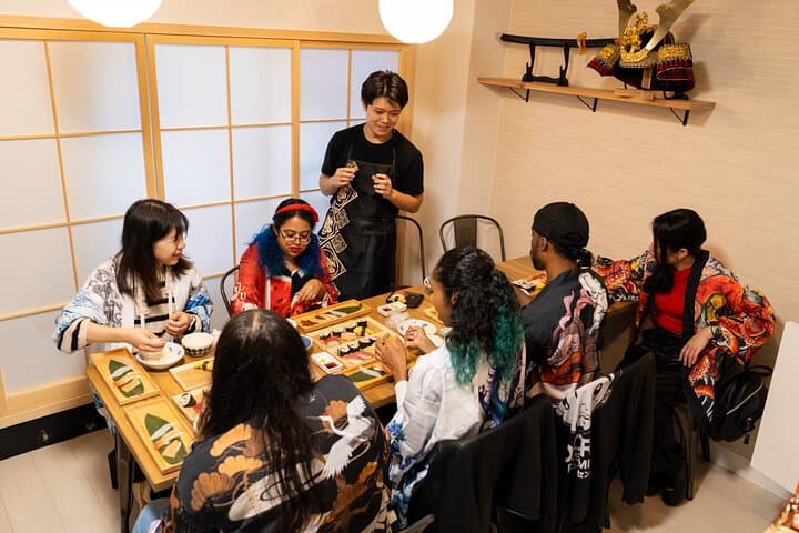 Popular Sushi Making Class in Asakusa