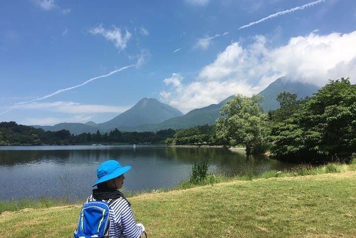 Lake Shidaka and Lake Kagurame Nordic Walking Tour