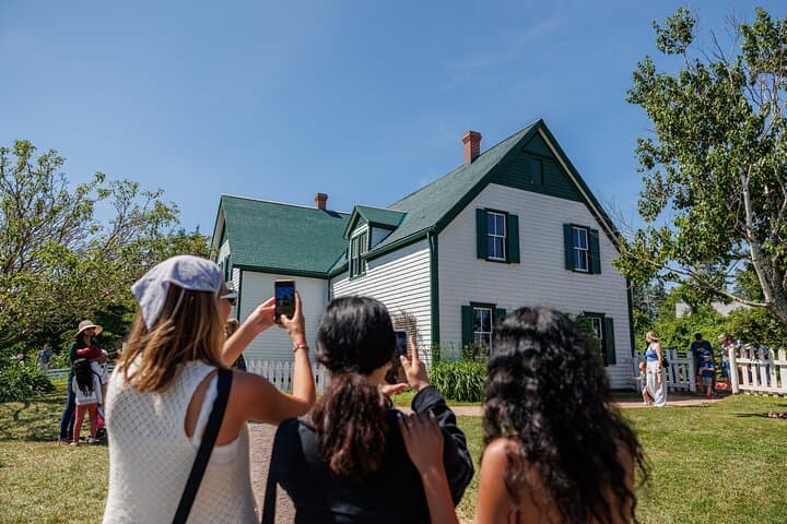 Prince Edward Island Premium Tour With Anne of Green Gables