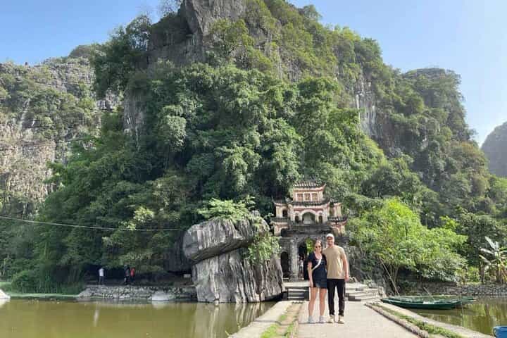 Hanoi to Ninh Binh: Hoa Lu, Bich Dong, Tam Coc & Trang An Tour