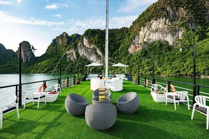 Halong Bay Day Tour By 5-Star Cruise, Buffet, Caves, Jacuzzi Pool