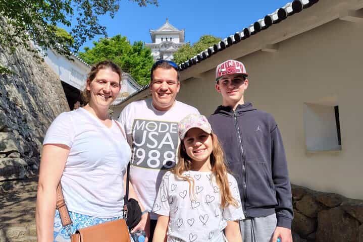 גלה כל פרט בטירת הימג'י - אתר מורשת עולמית ליד אוסקה