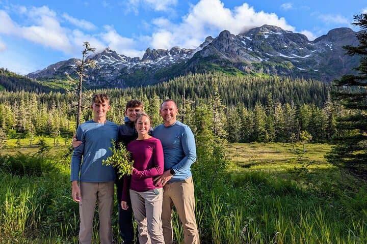 3 Hour Guided Driving Tour in Hoonah Alaska