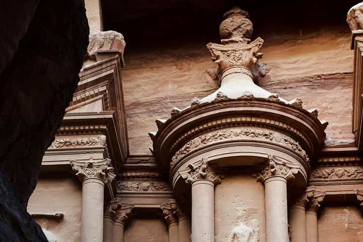 Private Petra Day Tour with Round-Trip Transfer from Dead Sea