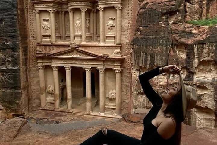 Private Petra Day Tour with Round-Trip Transfer from Dead Sea