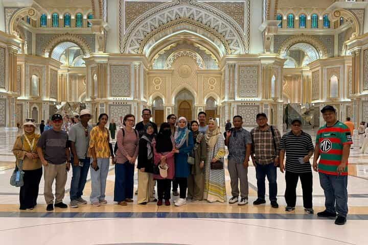 Dubai: Exclusive City Tour Including Landmarks, Culture & More