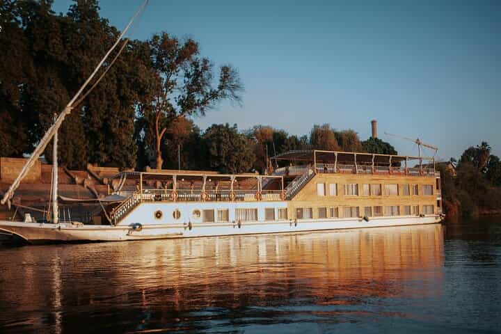 luxury Dahabiya Nile Cruise 4 Days 3 Nights from Aswan to Luxor