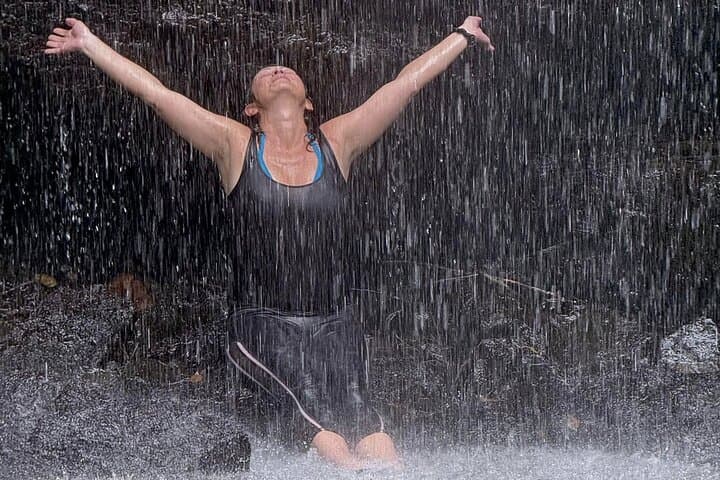 סיור רכיבה על סוסים ומפלים בחוף המזרחי