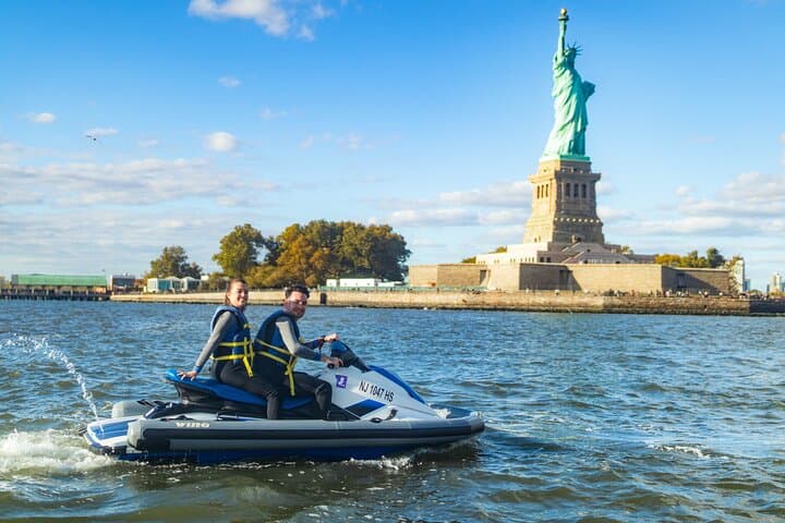 The Manhattan Loop and Statue of Liberty Jet Ski Tour (2.5 hr)