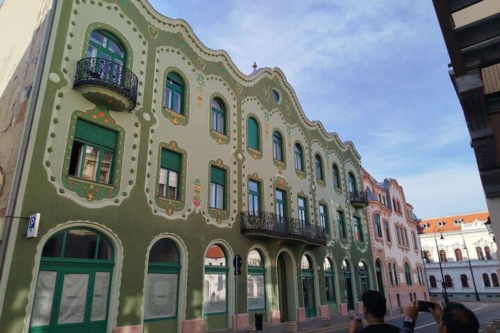 Timisoara: Oradea City Tour and Trip to Apuseni Caves