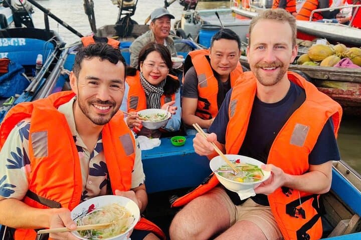 השוק הצף המדהים והתעלה הקטנה המוסתרת