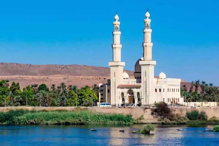Aswan City Tour (Mosque, Church & Souq)