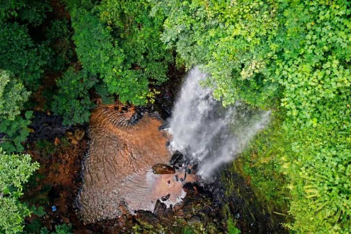 Boti Falls, Umbrella Rock, Aburi Gardens & Cocoa Farm Day Tour